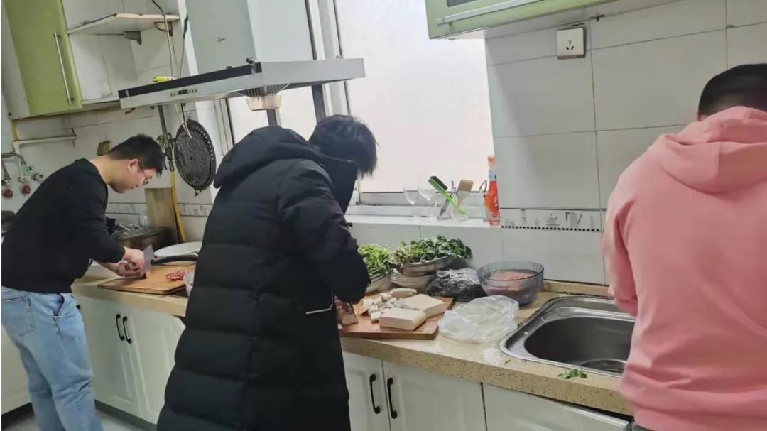 工作(zuò)不止眼前的“甲方”，還(hái)有(yǒu)身邊的愛(ài)與驚喜