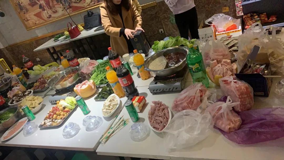 工作(zuò)不止眼前的“甲方”，還(hái)有(yǒu)身邊的愛(ài)與驚喜